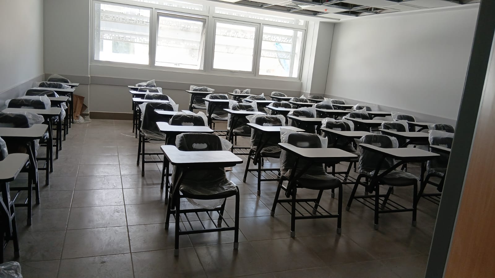 SILLA UNIVERSITARIA ERGONÓMICA - Imagen 6